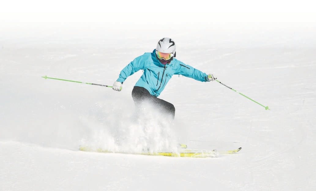 國家高山滑雪中心“雪飛燕”開板首日，雪友暢享滑雪樂趣。