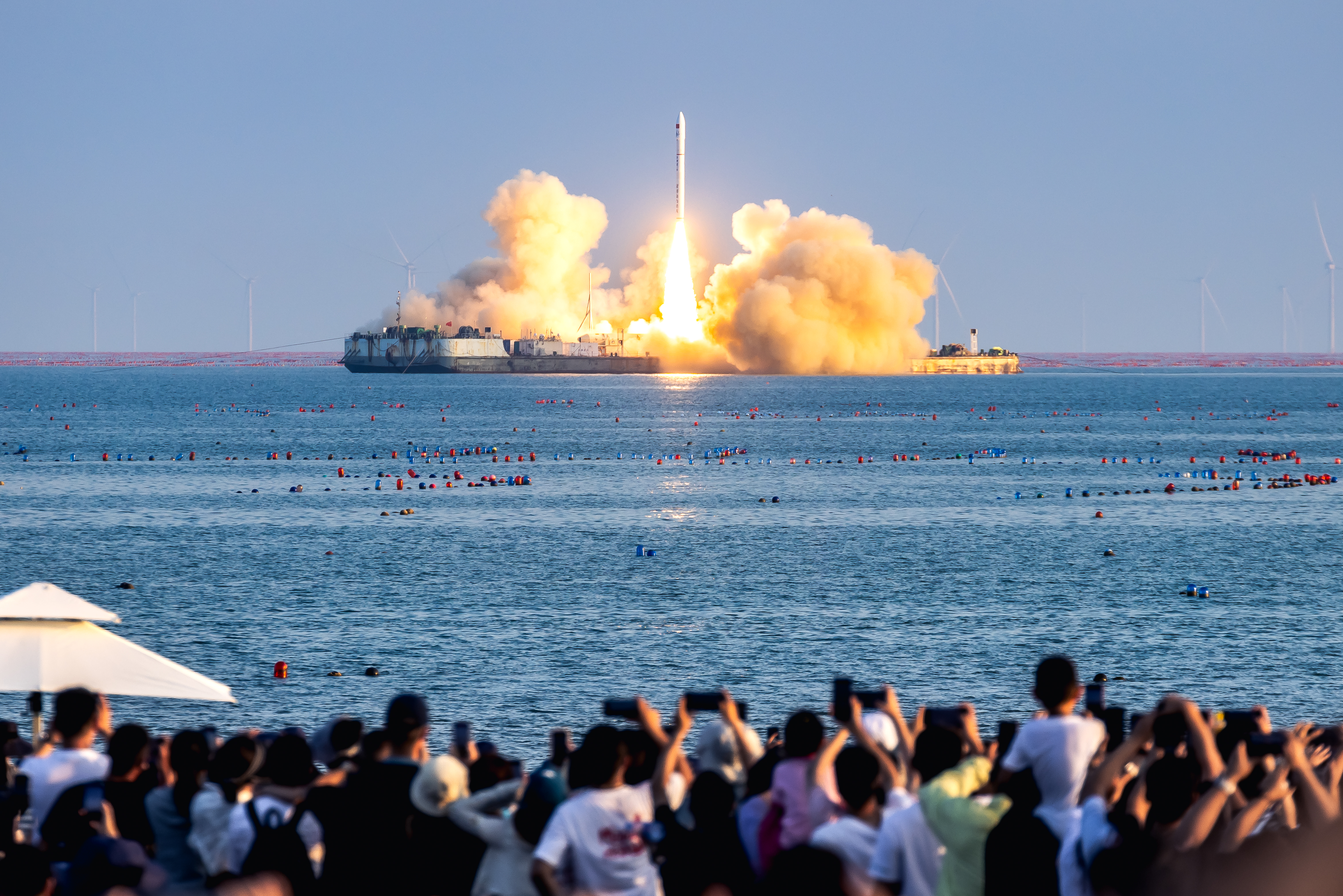 穀神星一號（海射型）固體火箭海上發射圖