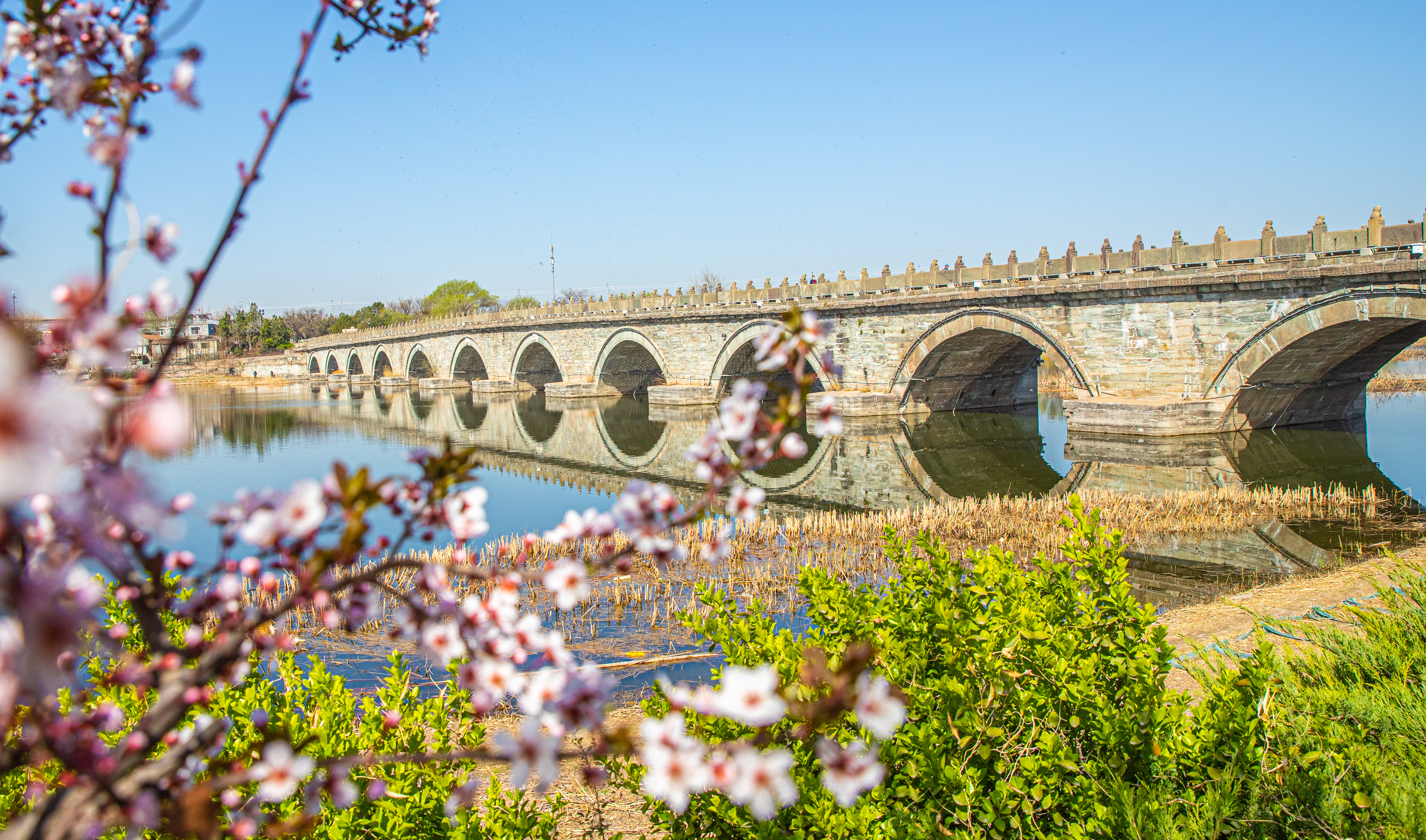 盧溝橋畔曉月湖春景