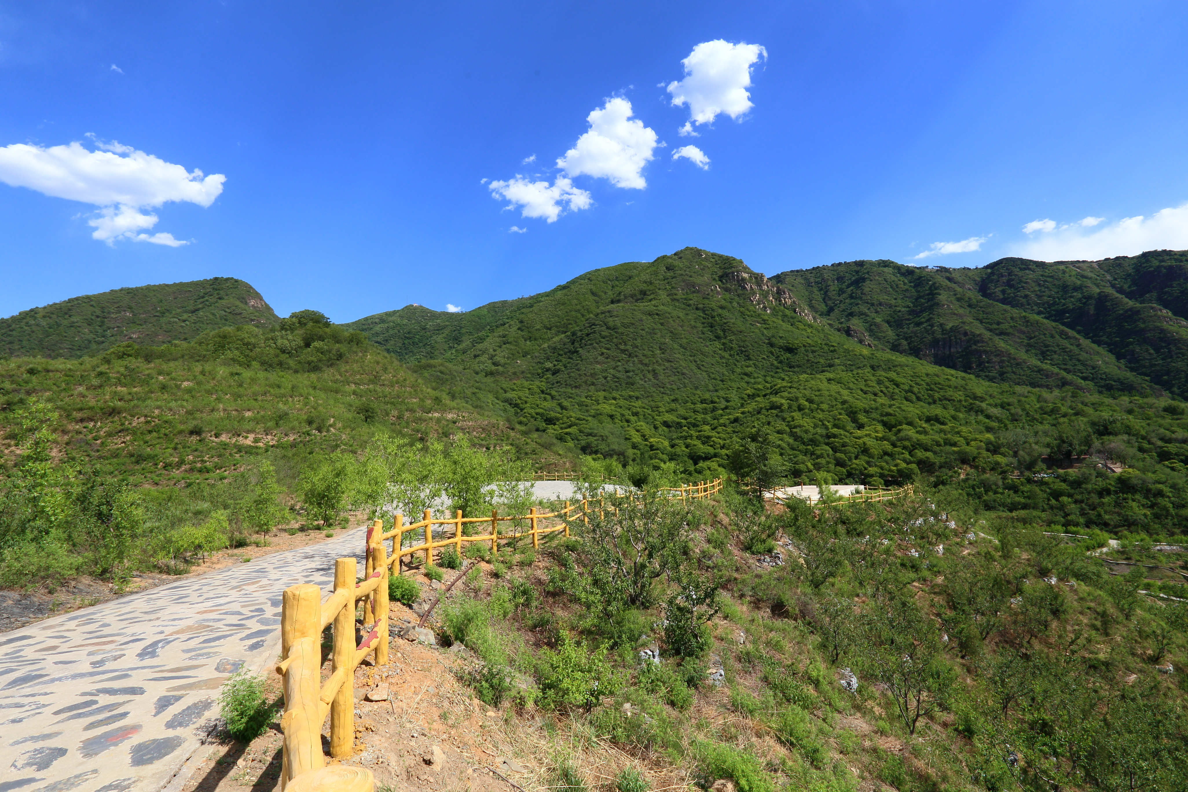 軍莊鎮香峪村八份溝
