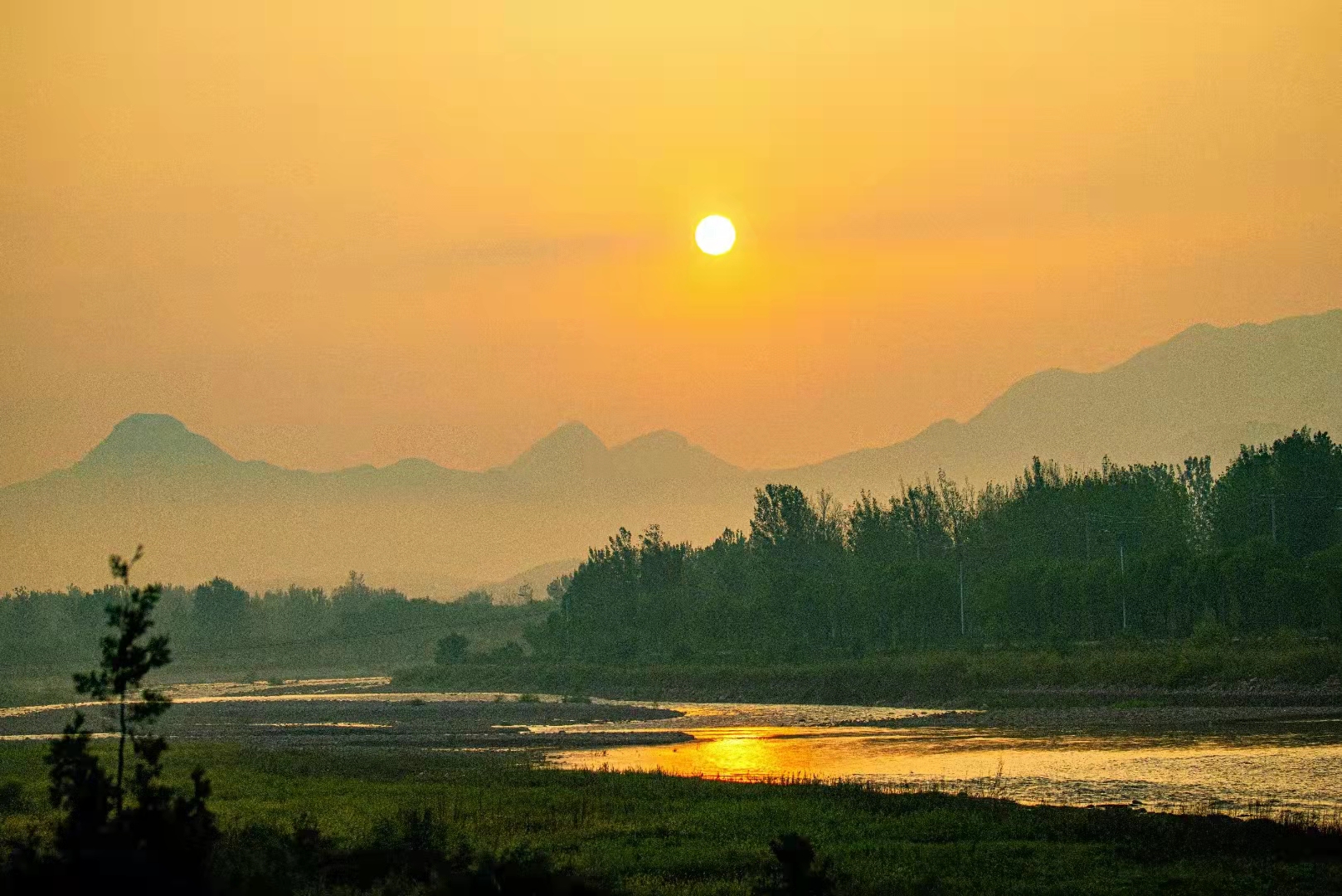 清水河畔風景美