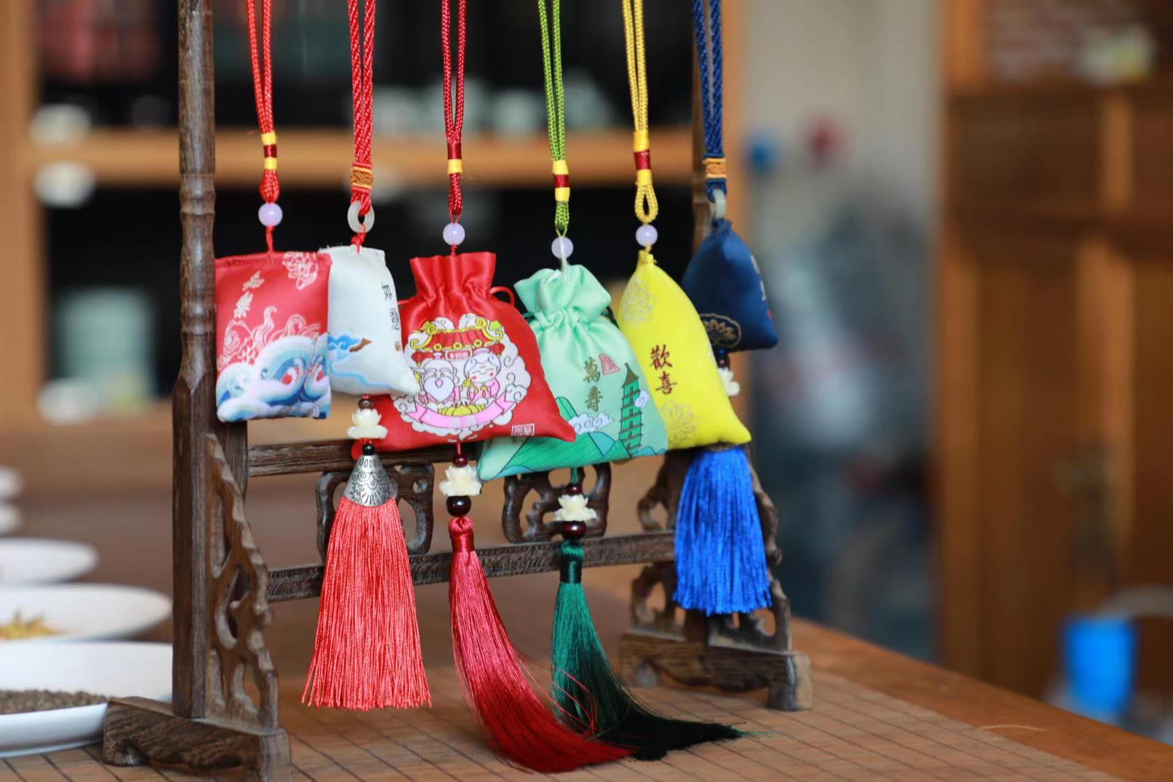 市屬公園開展“和滿京城 奮進九州”端午遊園會1.jpg