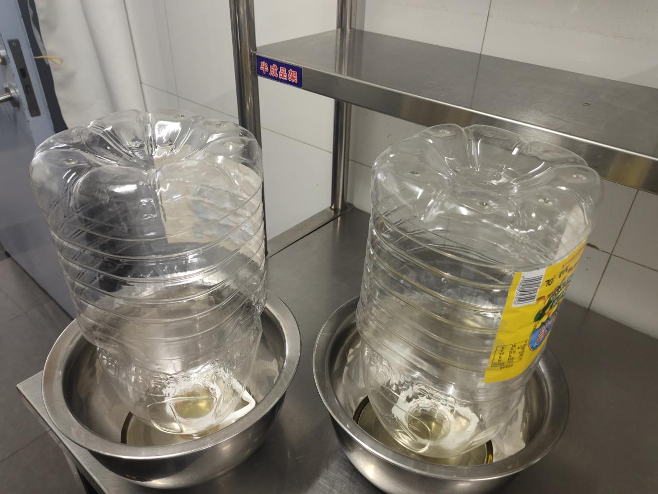 用完的油桶倒立控油