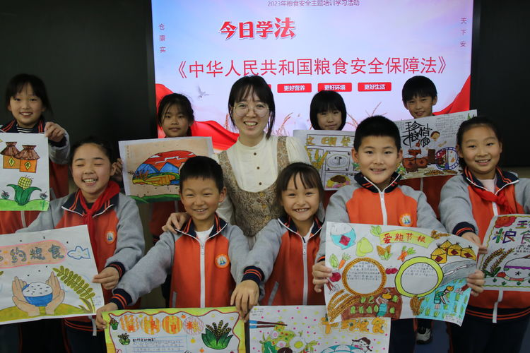 上好“光盤行動”主題班會 上好“光盤行動”主題班會