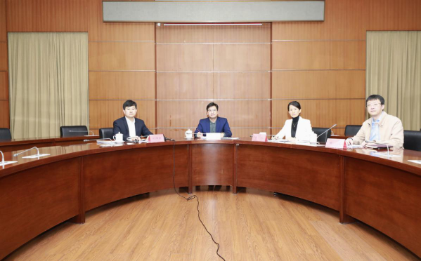 主持人（北京市生態環境局副局長、新聞發言人於建華