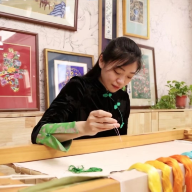 非遺故事｜以畫入繡 織就綺麗山河