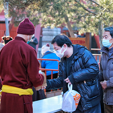 今日臘八｜雍和宮舍粥