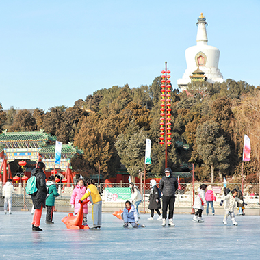 北海公園荷花湖1.5萬平方米冰場開門迎客