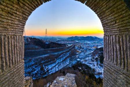 長城上迎接新年曙光