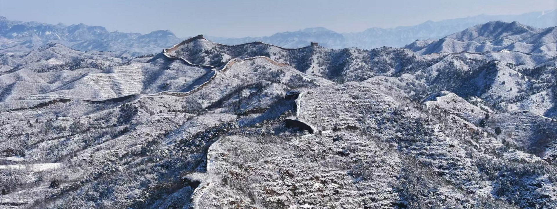 長城披上冬日銀甲