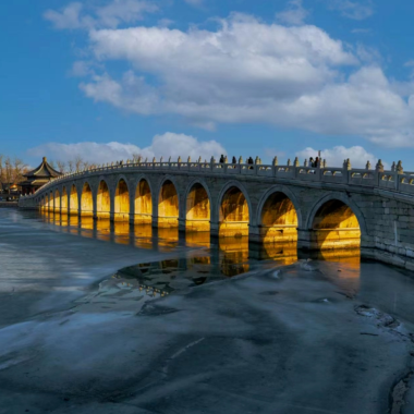 冬至不能錯過的絕美景觀——紅光穿洞