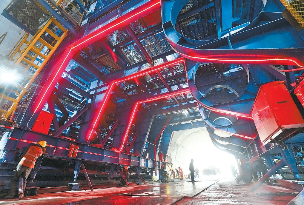 108新線高速公路隧道施工現場。