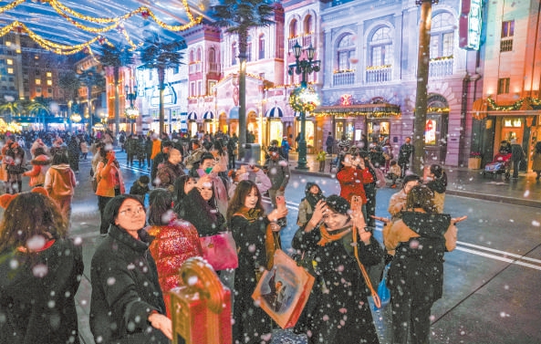 每天,數以萬計的遊客到副中心開啟“圓夢”之旅。 每天,數以萬計的遊客到副中心開啟“圓夢”之旅。