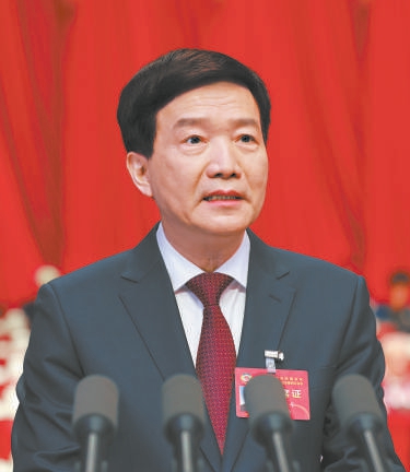 市政協主席魏小東作政協北京市第十四屆委員會常務委員會工作報告。