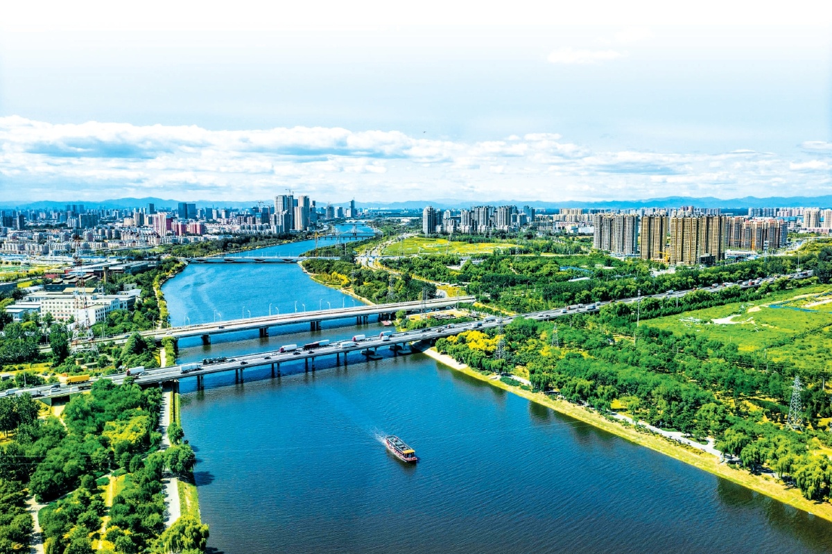 在波光瀲灩的大運河畔,一座承載千年運河文脈的現代化新城正加速崛起。 在波光瀲灩的大運河畔,一座承載千年運河文脈的現代化新城正加速崛起。