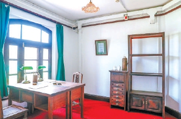 圖為長辛店留法勤工儉學預備班舊址和教員辦公室場景還原。