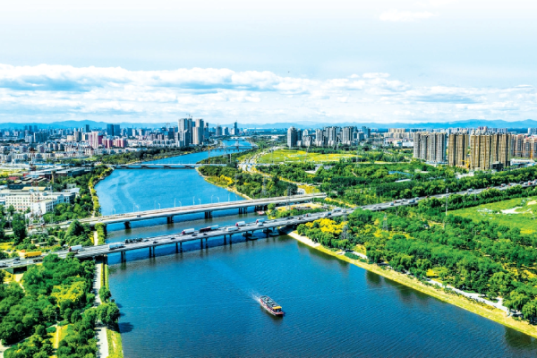 沿著習近平總書記指引的方向 書寫新十年的榮光