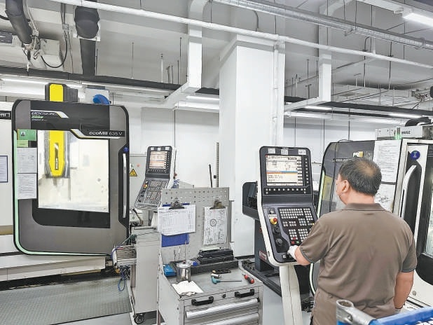 奧托博克通州工廠裏生產繁忙。