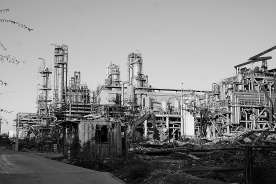 2017年下半年，拆除中的東方化工廠。