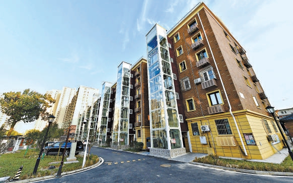 中倉街道北小園小區加裝電梯。 中倉街道北小園小區加裝電梯。