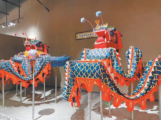 張莊村運河龍燈。