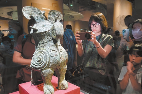 大運河博物館暑期迎來“看·見殷商”觀展熱潮。