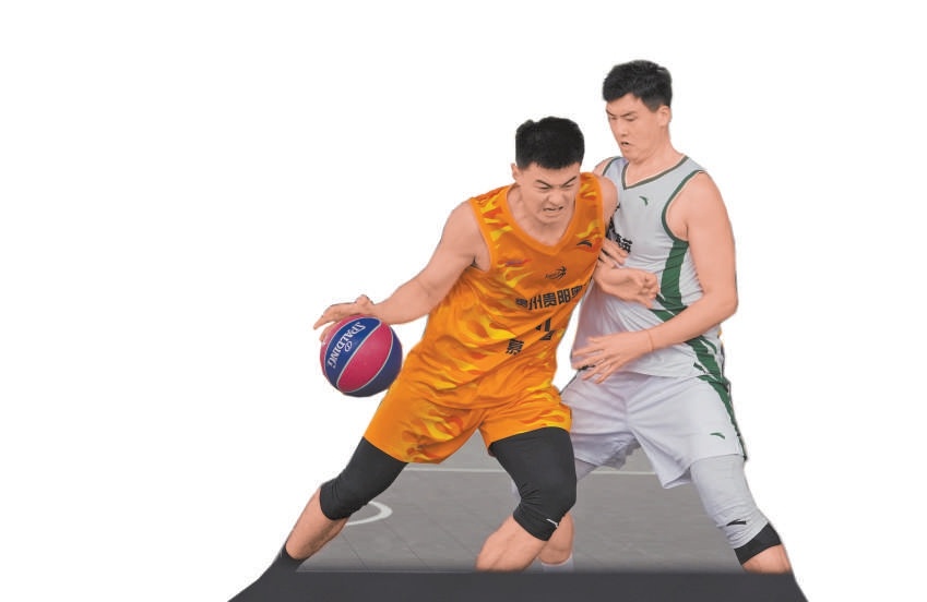 “超三聯賽”球員正在對抗。