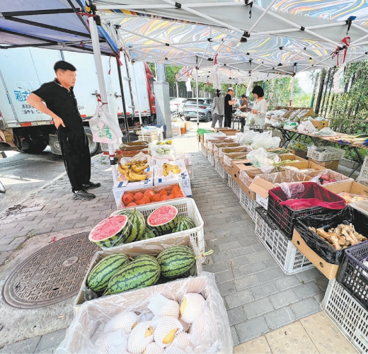 回應市民訴求 對占道經營不再“一轟了之” 14處高發點位將“織補”便民商業設施