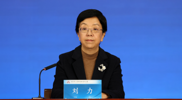 經開區在發展四大主導產業和未來產業方麵有哪些經驗，以及下一階段的重點工作是什麽?